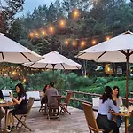 Taman Safari Lodge