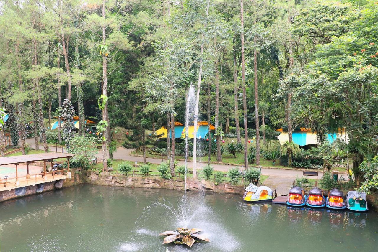Taman Safari Hotel