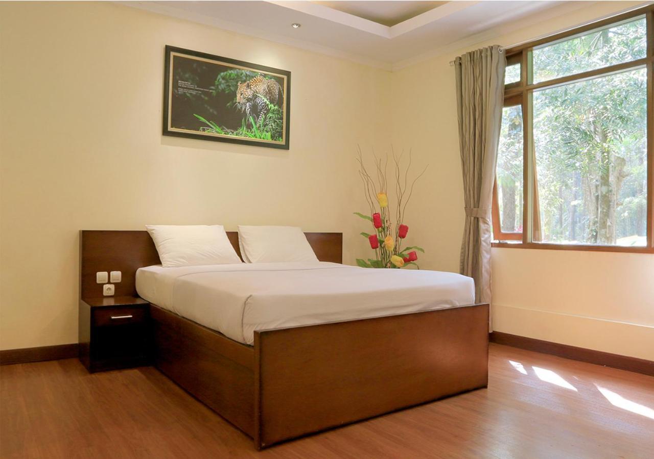 Taman Safari Hotel 3*